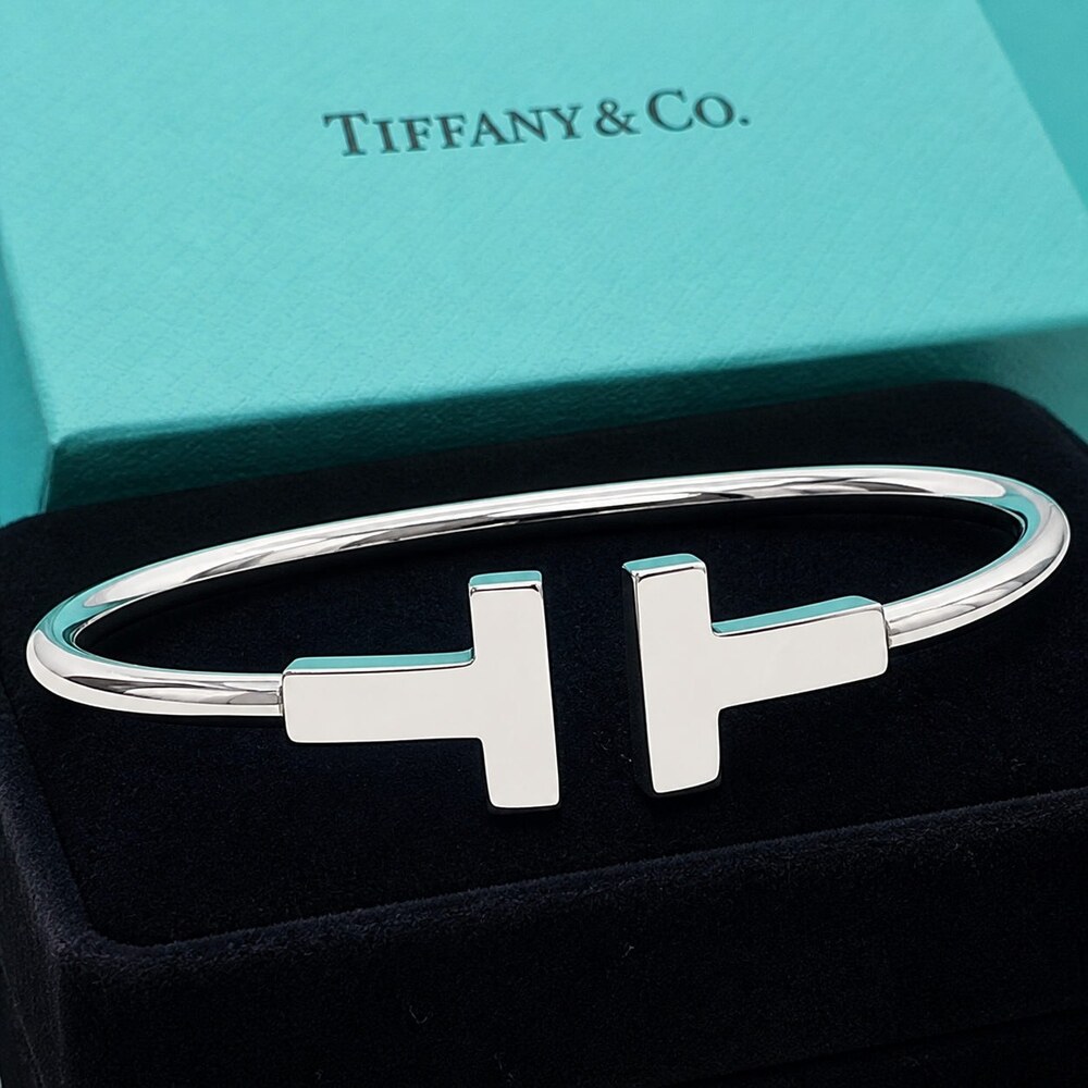 TIFFANY&CO Timeless Bracelet Style 1 | New with Box - Picture 4 of 9